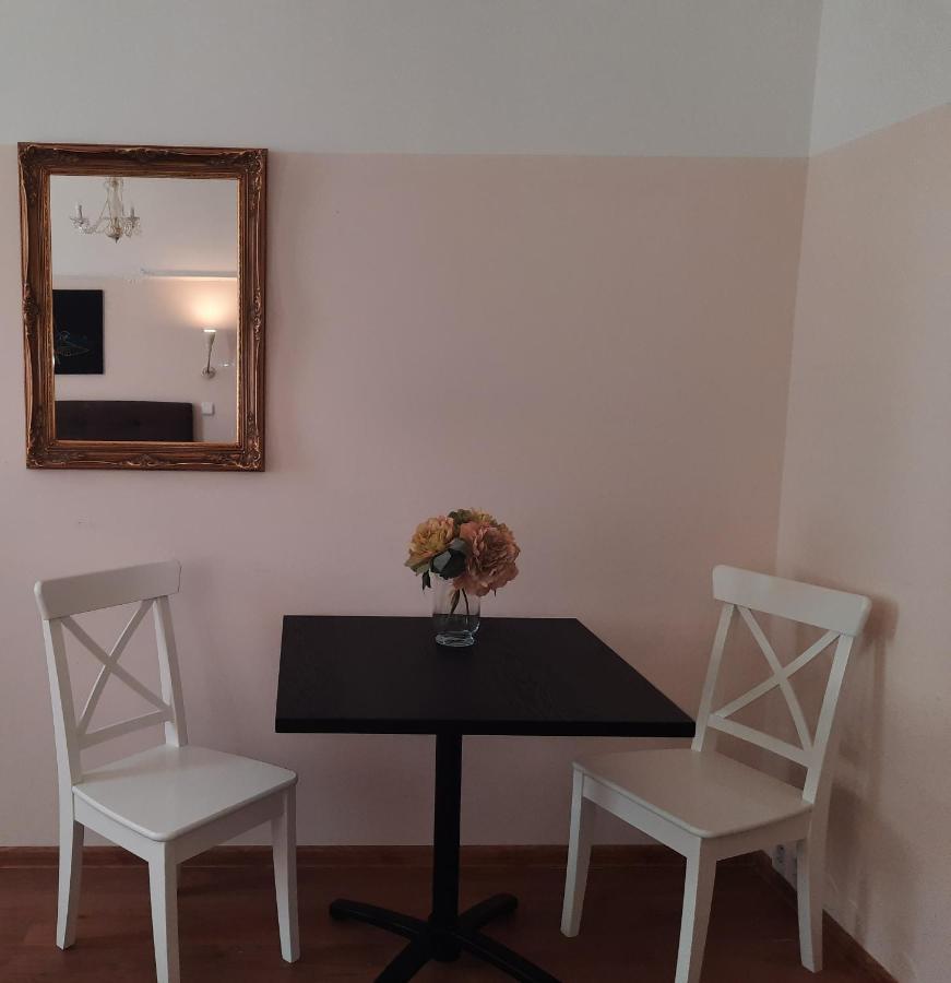 Apartment In City Centre Прага Екстериор снимка