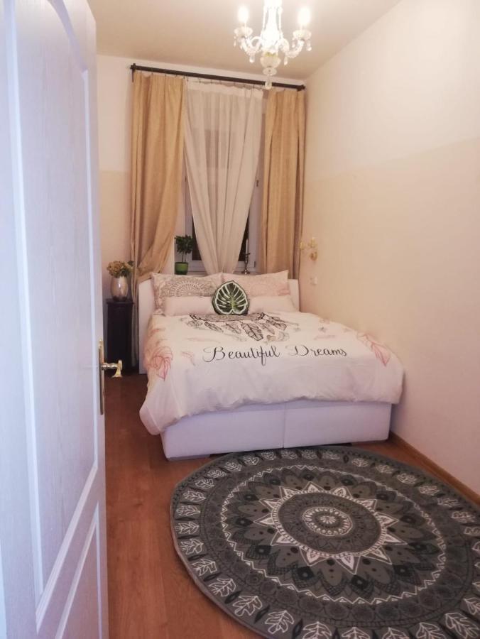 Apartment In City Centre Прага Екстериор снимка